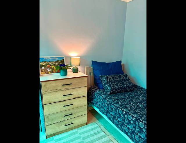 1 bed property to rent in PINELANDS